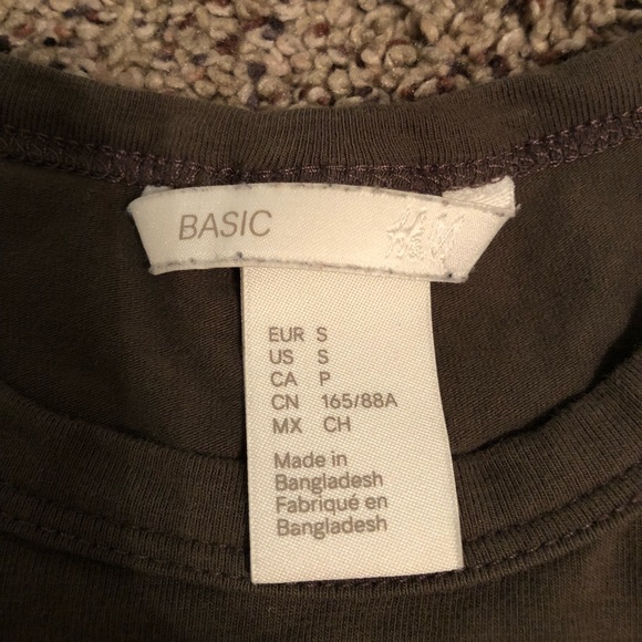 H&M basic army green tee - Picture 2 of 2